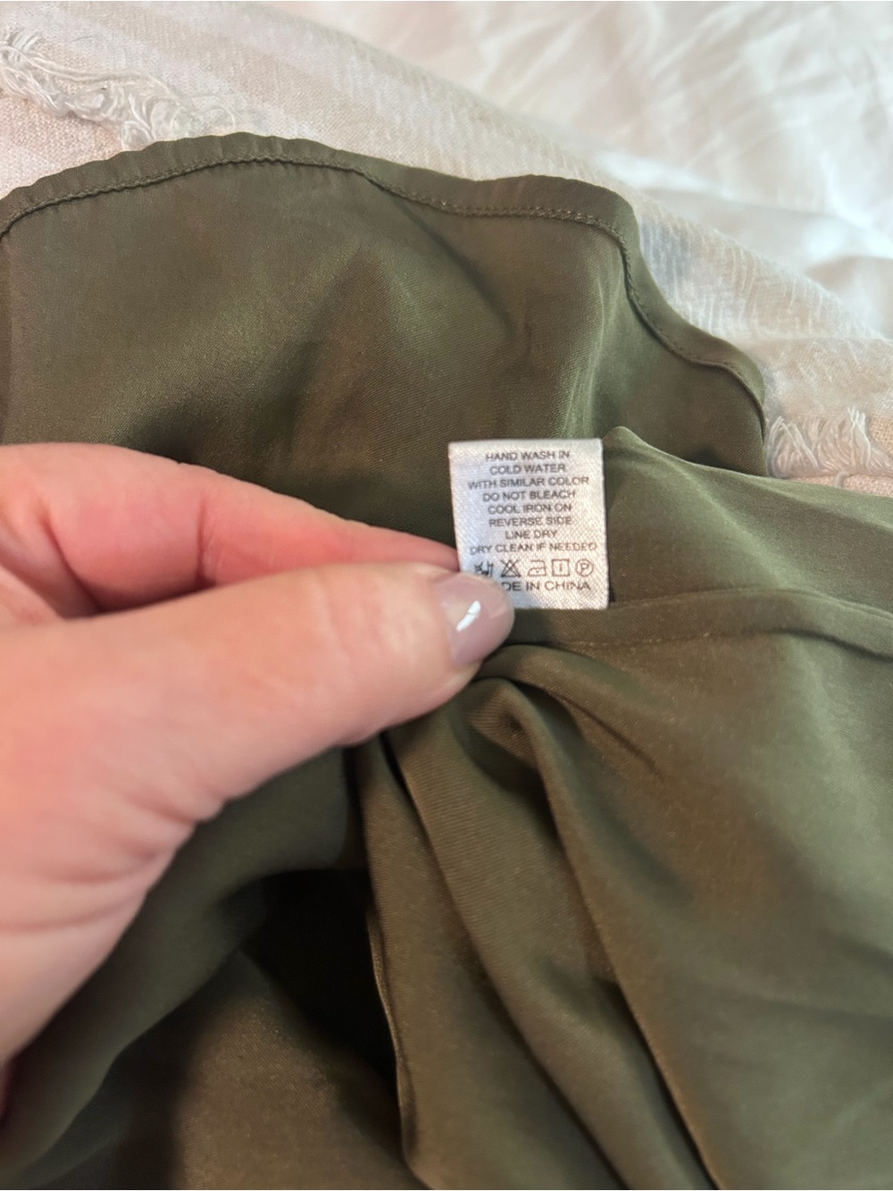 Quince Olive Green Button Down Dress 90% Washable Silk 10% Spandex Size M - Picture 4 of 8